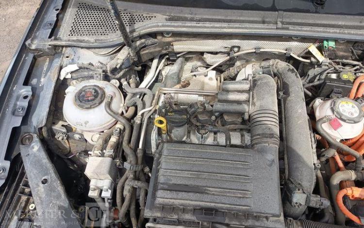VOLKSWAGEN PASSAT – POUR PIECES SANS CARTE GRISE GRIS TXAM085