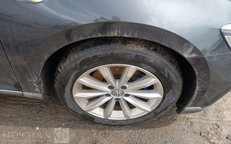 VOLKSWAGEN PASSAT – POUR PIECES SANS CARTE GRISE GRIS TXAM085