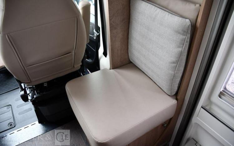LAIKA CAMPING-CAR PROFILE ECOVIP L2009 2.2 MJT 140ch BLANC HJ-680-JS