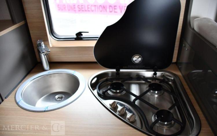LMC CAMPING CAR PROFILE TOURER LIFT H630 2.2 BLUEHDI 140ch BLANC HJ-821-JP