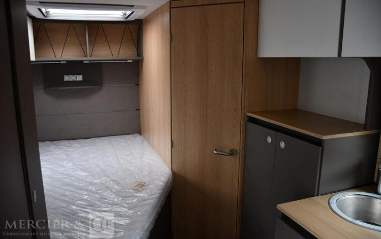 LMC CAMPING CAR PROFILE TOURER LIFT H630 2.2 BLUEHDI 140ch BLANC HJ-821-JP