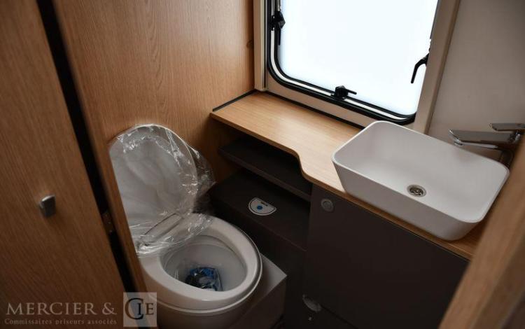 LMC CAMPING-CAR PROFILE TOURER LIFT H730G  2.2 HDI 140ch BLANC HJ-981-JS