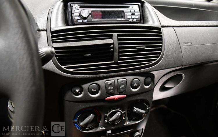 FIAT PUNTO 1.2 60CH ACTIVE GRIS 239BJX59