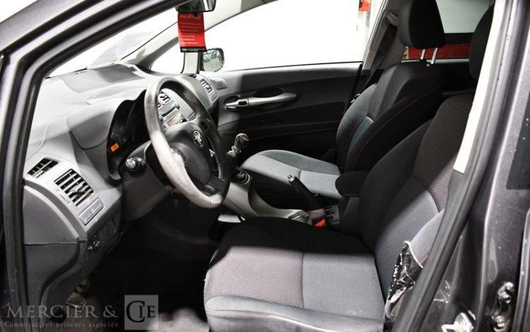 TOYOTA AURIS 1,4 D4D 90 SPORT LINE GRIS AX-587-JN