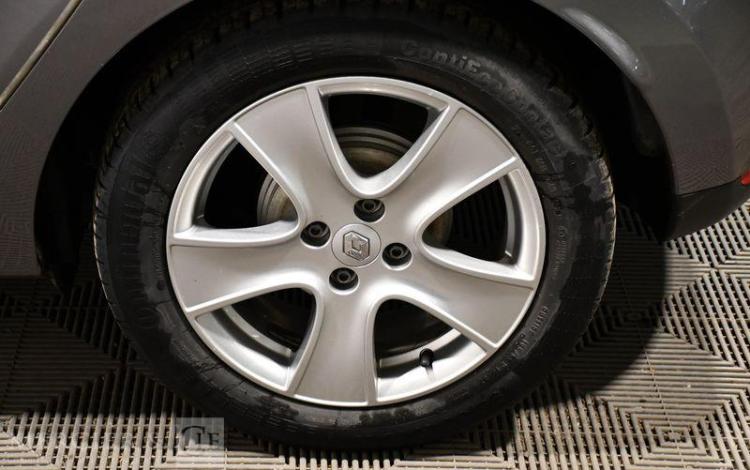 RENAULT CLIO IV 1.5 DCI 90ch INTENS GRIS EK-490-PQ