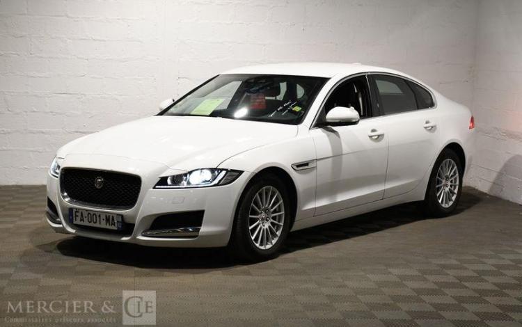 JAGUAR XF 2,0 D180 PRESTIGE BVA BLANC FA-001-MA