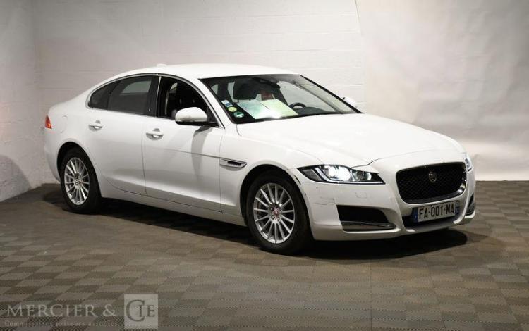 JAGUAR XF 2,0 D180 PRESTIGE BVA BLANC FA-001-MA