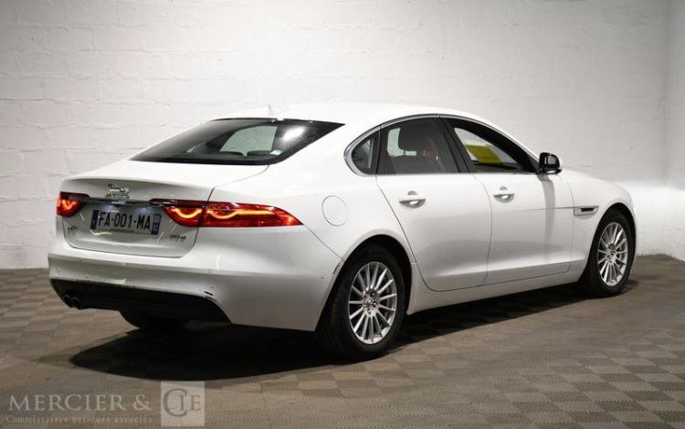 JAGUAR XF 2,0 D180 PRESTIGE BVA BLANC FA-001-MA