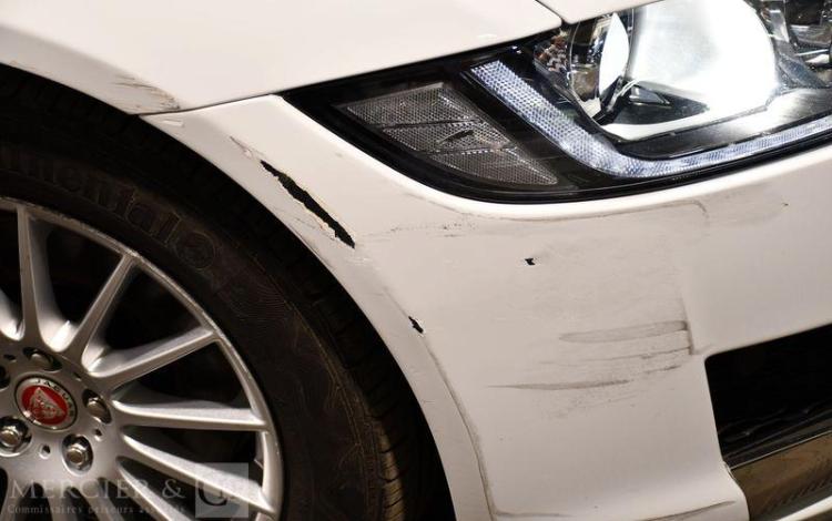 JAGUAR XF 2,0 D180 PRESTIGE BVA BLANC FA-001-MA