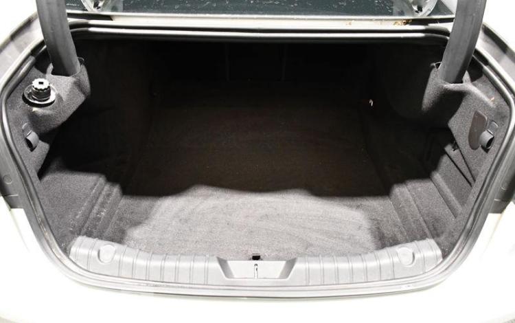 JAGUAR XF 2,0 D180 PRESTIGE BVA BLANC FA-001-MA