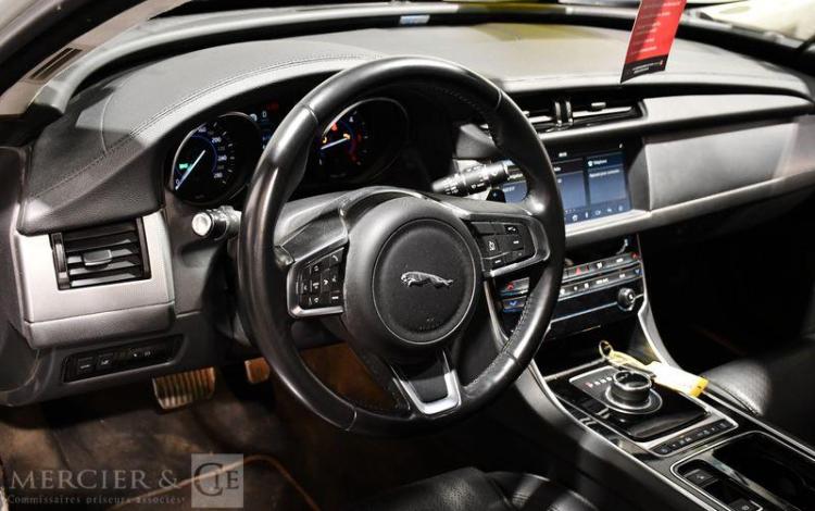 JAGUAR XF 2,0 D180 PRESTIGE BVA BLANC FA-001-MA