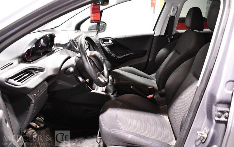 PEUGEOT 208 1.2 PURETECH 80ch SIGNATURE GRIS FD-627-GP