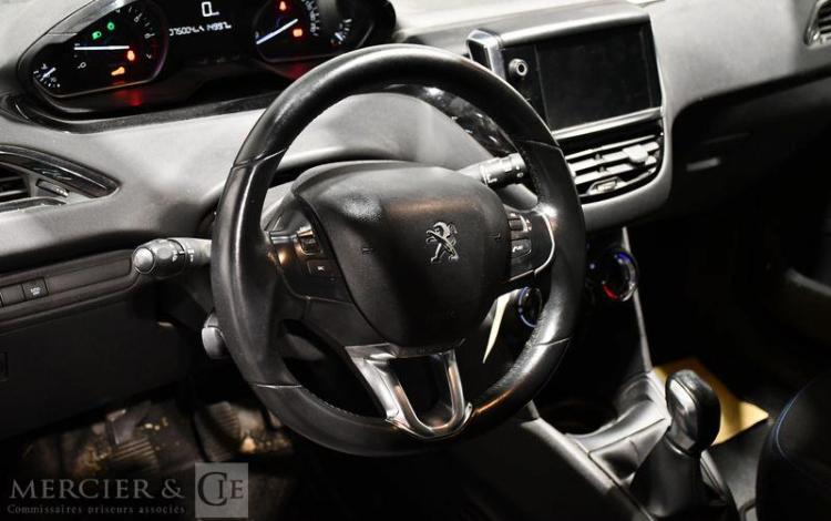 PEUGEOT 208 1.2 PURETECH 80ch SIGNATURE GRIS FD-627-GP