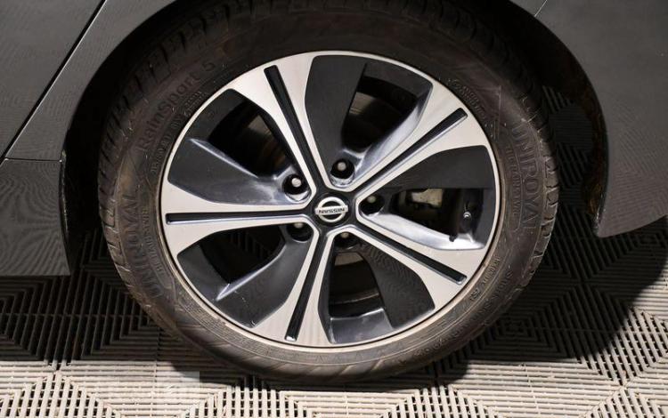 NISSAN LEAF SYNCHRONE ALTER TEKNA GRIS FH-059-HC