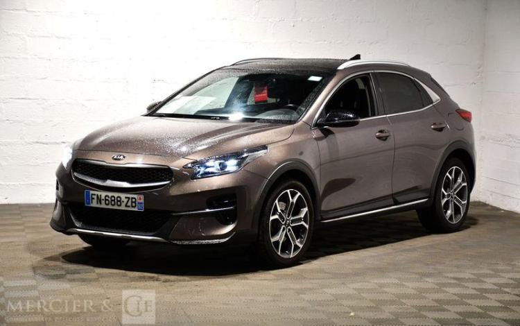 KIA XCEED 1,4 T-GDI 140 LAUNCH EDITION MARRON FN-688-ZB