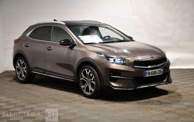 KIA XCEED 1,4 T-GDI 140 LAUNCH EDITION MARRON FN-688-ZB