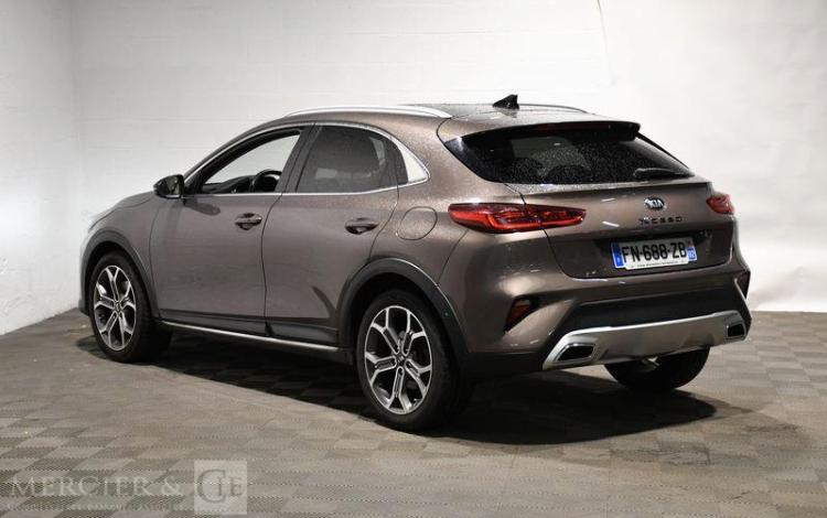 KIA XCEED 1,4 T-GDI 140 LAUNCH EDITION MARRON FN-688-ZB