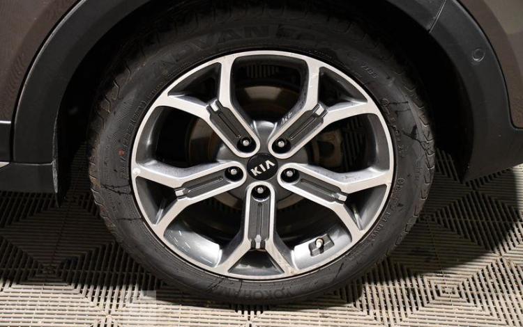 KIA XCEED 1,4 T-GDI 140 LAUNCH EDITION MARRON FN-688-ZB