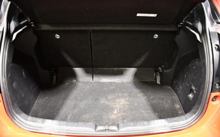 TOYOTA YARIS 1.5 114ch MHEV PREMIERE BVA ROUGE FS-258-ZJ