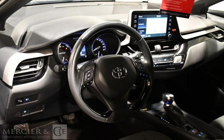 TOYOTA C-HR HYBRIDE 1,8 DYNAMIC 5P NOIR FY-443-EA