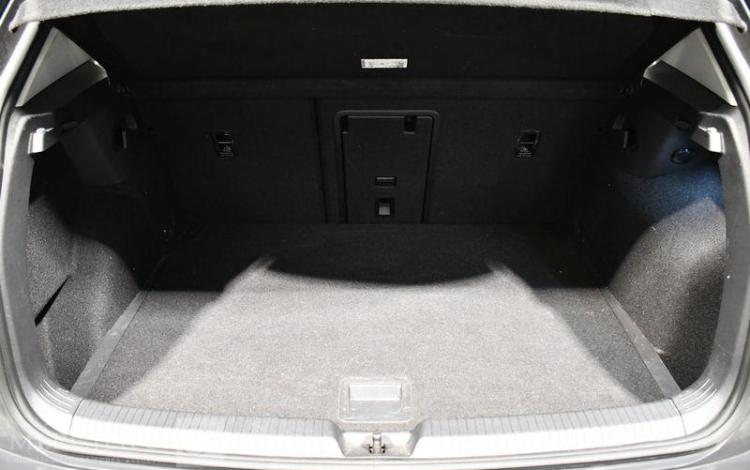 VOLKSWAGEN GOLF 8 2.0 TDI 115ch LIFE 1ST GRIS FY-760-EV
