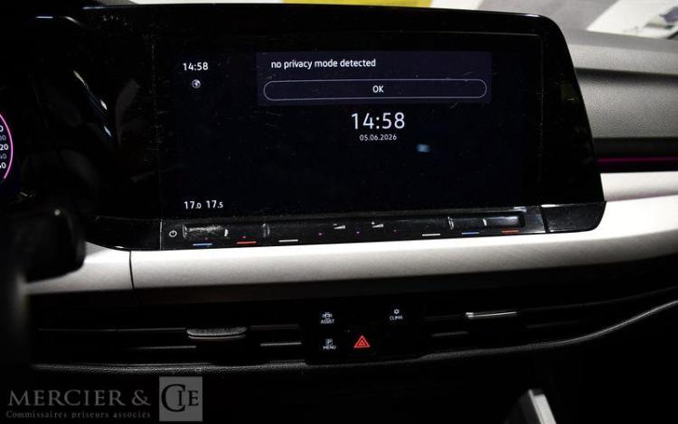 VOLKSWAGEN GOLF 8 2.0 TDI 115ch LIFE 1ST GRIS FY-760-EV