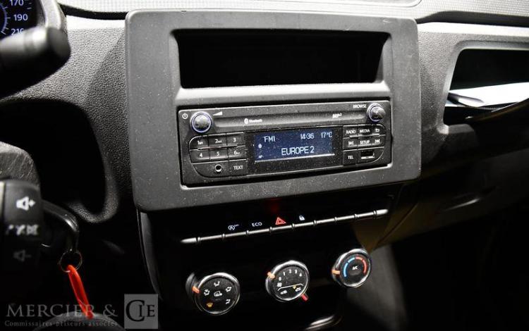 RENAULT EXPRESS VAN CONFORT BLUE DCI 95 BLANC GB-862-MC