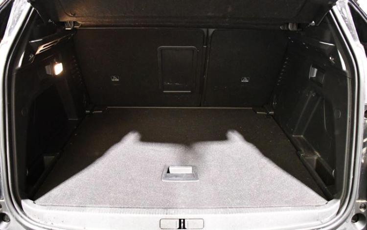 PEUGEOT 3008 ALLURE PACK BLUEHDI NOIR GL-472-HS