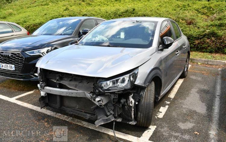 PEUGEOT 208 ACTIVE PACK BLUEHDI 100 S&S vente à pro uniquement mention ve du 7/10/24 GRIS GM-771-NV