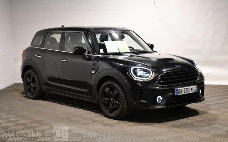 MINI COOPER COUNTRYMAN NOIR GN-287-KL