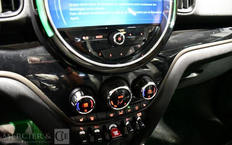 MINI COOPER COUNTRYMAN NOIR GN-287-KL