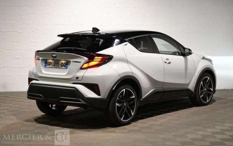 TOYOTA C-HR HYBRIDE GRIS GP-011-QQ