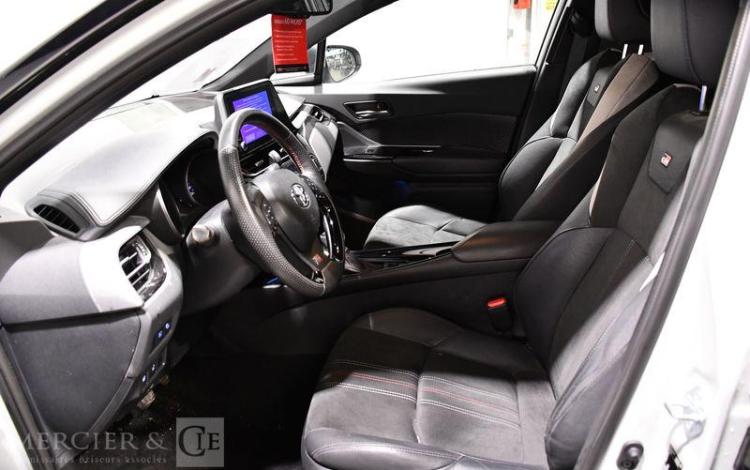 TOYOTA C-HR HYBRIDE GRIS GP-011-QQ