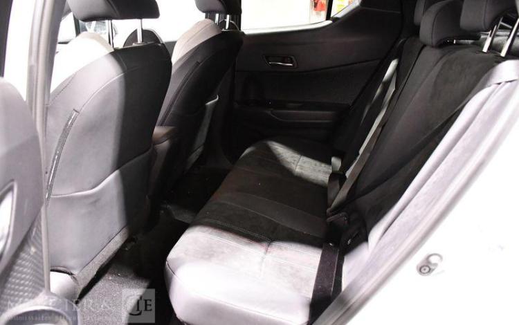 TOYOTA C-HR HYBRIDE GRIS GP-011-QQ