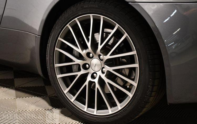 ASTON MARTIN V8 VANTAGE 4,7L 426CH SPORTSHIFT GRIS HJ-176-RH