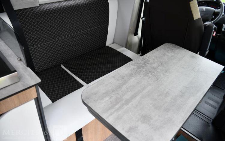 PEUGEOT GIOTTILINE BY RAPIDO 74 NF  2,2HDI 140 TOSCAN BLANC HH-820-LV