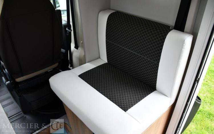 PEUGEOT GIOTTILINE BY RAPIDO 74 NF  2,2HDI 140 TOSCAN BLANC HH-820-LV